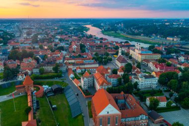 Litvanya 'nın Kaunas kentinin gündoğumu manzarası.