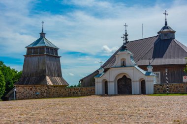 Kaunas 'taki Litvanya Açık Hava Müzesi' ndeki ahşap kilise..