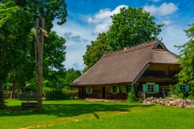 Kaunas 'taki Litvanya Açık Hava Müzesi' nde çiftlik evi..