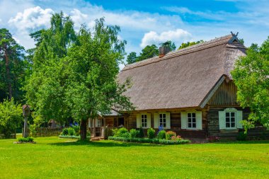 Kaunas 'taki Litvanya Açık Hava Müzesi' nde çiftlik evi..