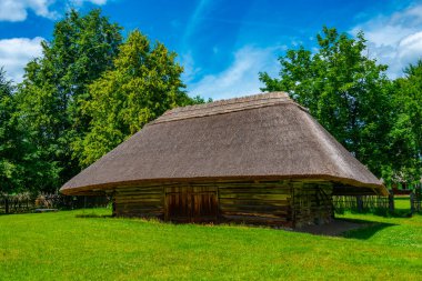 Kaunas 'taki Litvanya Açık Hava Müzesi' nde çiftlik evi..