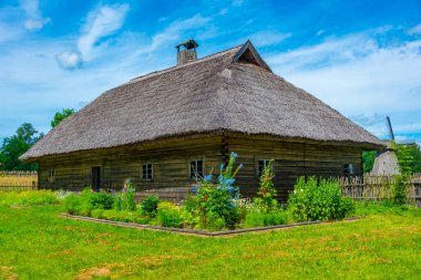 Kaunas 'taki Litvanya Açık Hava Müzesi' nde çiftlik evi..