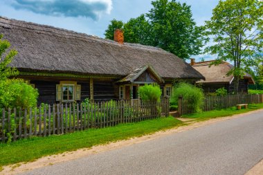 Kaunas 'taki Litvanya Açık Hava Müzesi' nde çiftlik evi..