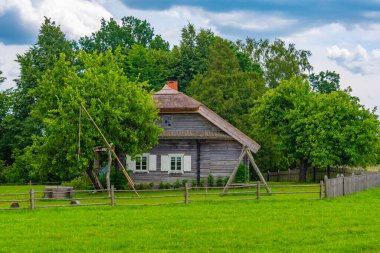 Kaunas 'taki Litvanya Açık Hava Müzesi' nde çiftlik evi..