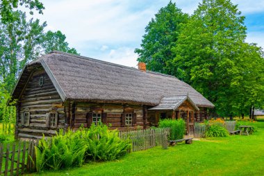 Kaunas 'taki Litvanya Açık Hava Müzesi' nde çiftlik evi..