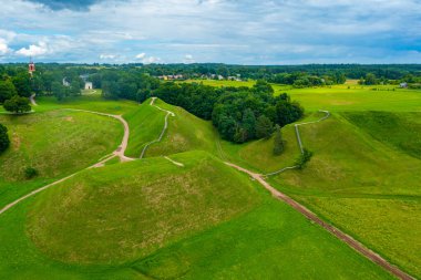 Kernave Hillforts Panorama Manzarası, Litvanya Büyük Dükalığı 'nın antik başkenti.
