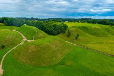 Kernave Hillforts Panorama Manzarası, Litvanya Büyük Dükalığı 'nın antik başkenti.