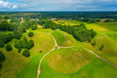 Kernave Hillforts Panorama Manzarası, Litvanya Büyük Dükalığı 'nın antik başkenti.
