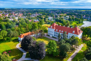 Litvanya 'daki Birzai Kalesi' nin hava görüntüsü.