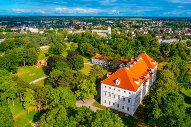 Litvanya 'daki Birzai Kalesi' nin hava görüntüsü.