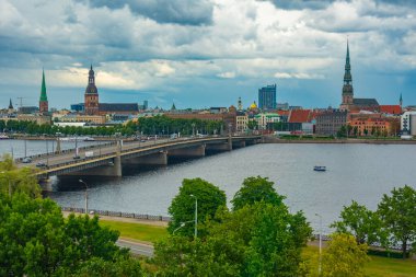 Letonya Ulusal Kütüphanesi 'nden Riga Panoraması.