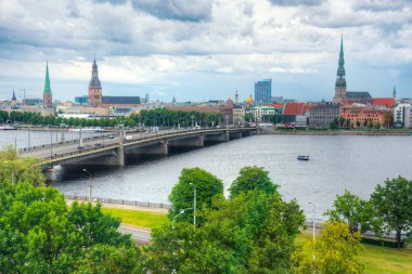 Letonya Ulusal Kütüphanesi 'nden Riga Panoraması.