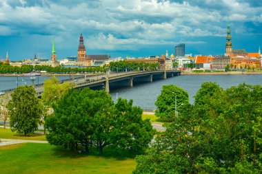 Letonya Ulusal Kütüphanesi 'nden Riga Panoraması.