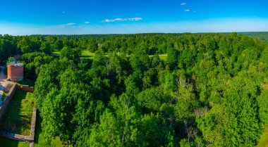 Letonya 'daki Gauja Milli Parkı manzarası.
