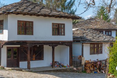 Bulgaristan 'daki Bozhentsi mimari rezervinde geleneksel eski evler.