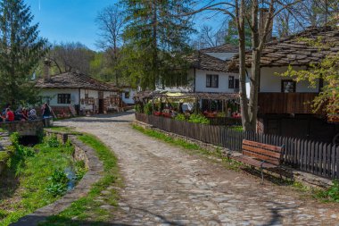 Bulgaristan 'daki Bozhentsi mimari rezervinde geleneksel eski evler.