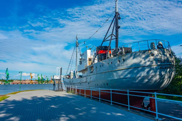 在立陶宛Smiltyne举行的历史船只露天展览 — 图库照片