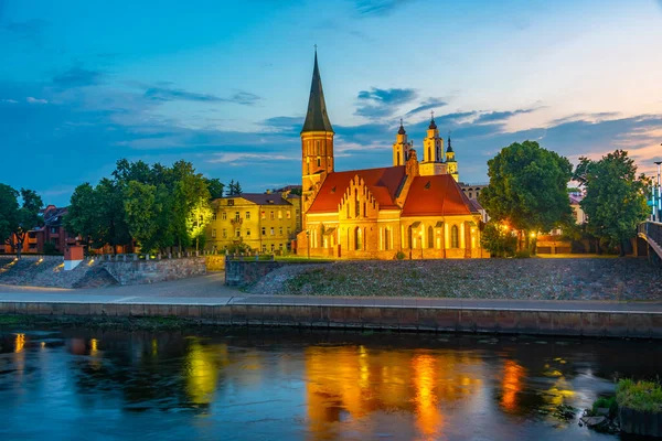 Ηλιοβασίλεμα Στην Εκκλησία Του Μεγάλου Βυττά Στο Κάουνας Της Λιθουανίας — Φωτογραφία Αρχείου