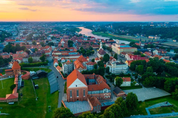 Litvanya 'nın Kaunas kentinin gündoğumu manzarası.