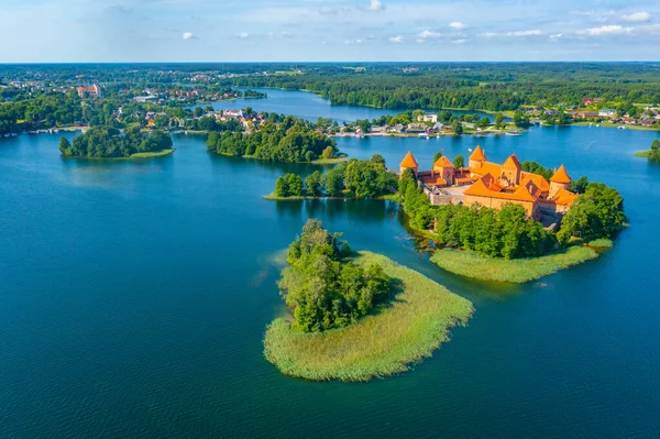 stock image Panorama view of Trakai castle and village at Galve lake in Lithuania.