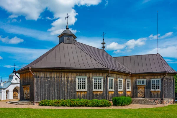 カウナスのリトアニア民族野外博物館の木造教会 — ストック写真