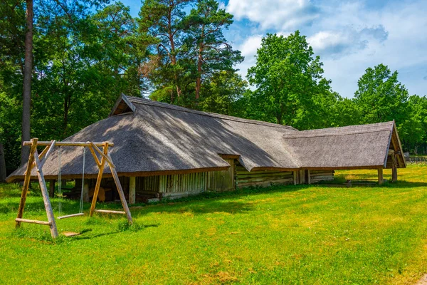 Αγροικία Στο Εθνογραφικό Υπαίθριο Μουσείο Της Λιθουανίας Στον Κάουνας — Φωτογραφία Αρχείου