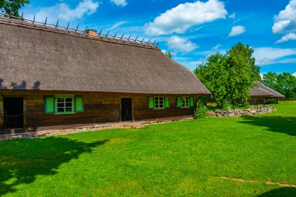 Kaunas 'taki Litvanya Açık Hava Müzesi' nde çiftlik evi..