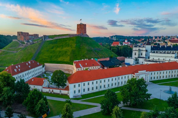 stock image Panorama view of Gediminas castle in the lithuanian capital Vilnus.