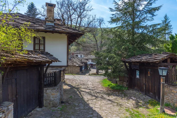 ブルガリアのBozhentsi建築保護区にある伝統的な古い家 — ストック写真