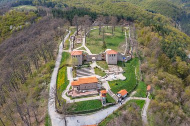 Bulgaristan 'ın Belchin kentindeki Çar Mali Grad kalesi.