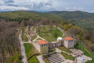 Bulgaristan 'ın Belchin kentindeki Çar Mali Grad kalesi.