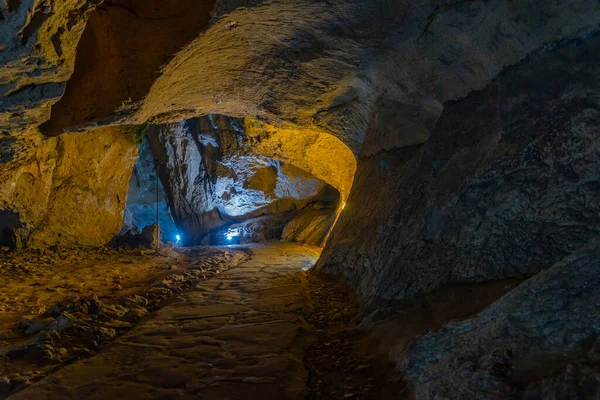 Внутрішня Частина Печери Бачо Кіро Болгарії — стокове фото
