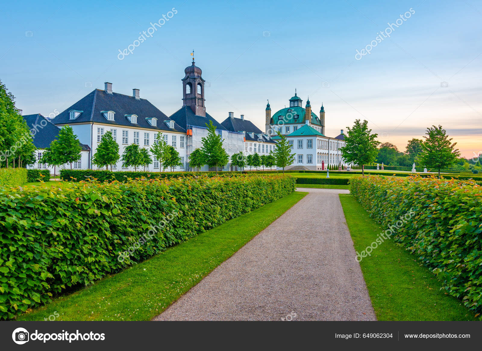 Sunset View Fredensborg Slot Palace Denmark — Stock Editorial Photo ©  Dudlajzov #649062304, image size:1600x1168