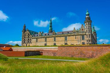 Danimarka Helsingor 'daki Kronborg şatosunun görüntüsü.