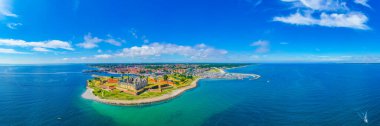 Danimarka Helsingor 'daki Kronborg kalesinin panoraması.