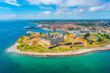 Danimarka Helsingor 'daki Kronborg kalesinin panoraması.