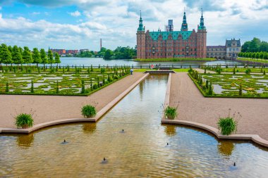 Danimarka 'daki Frederiksborg Slot Sarayı Bahçeleri.
