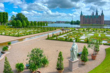 Danimarka 'daki Frederiksborg Slot Sarayı Bahçeleri.