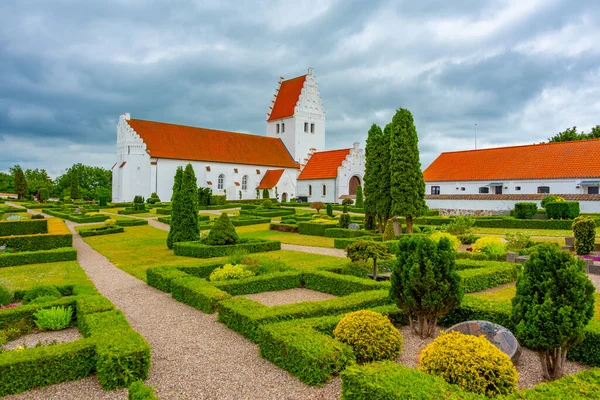 Iglesia Fanefjord Dinamarca Durante Día Nublado — Foto de Stock