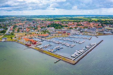 Danimarka 'daki Rudkobing köyünün havadan görünüşü