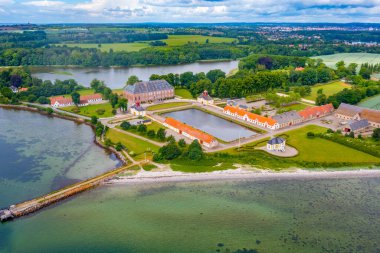 Bir yaz günü Danimarka 'da Valdemar' s Slot.