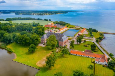 Bir yaz günü Danimarka 'da Valdemar' s Slot.