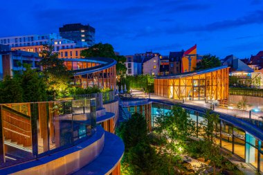 Odense, Danimarka 'daki Hans Christian Andersen Müzesinin Gece Görüşü.