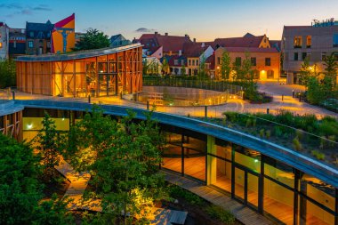 Odense, Danimarka 'daki Hans Christian Andersen Müzesi' nin günbatımı.