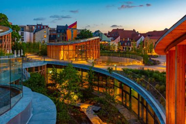 Odense, Danimarka 'daki Hans Christian Andersen Müzesi' nin günbatımı.