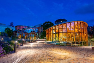 Odense, Danimarka 'daki Hans Christian Andersen Müzesi' nin günbatımı.