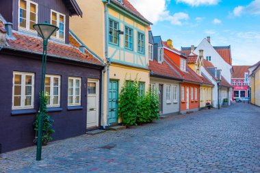 Danimarka, Odense 'nin merkezinde renkli bir cadde..