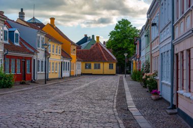 Danimarka, Odense 'nin merkezinde renkli bir cadde..