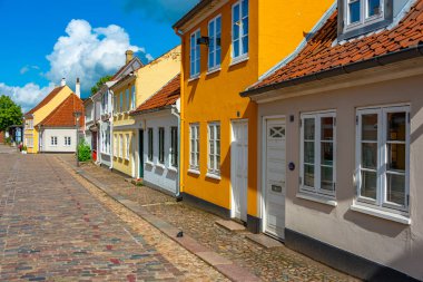 Danimarka, Odense 'nin merkezinde renkli bir cadde..