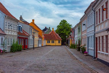 Danimarka, Odense 'nin merkezinde renkli bir cadde..
